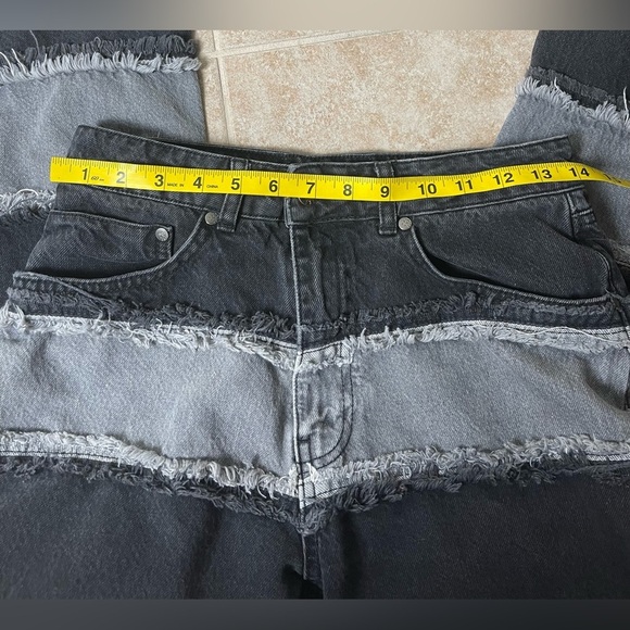 The Ragged Priest - Women's
Infringement Charcoal Black Straight Jeans Size 28 - Picture 8 of 10